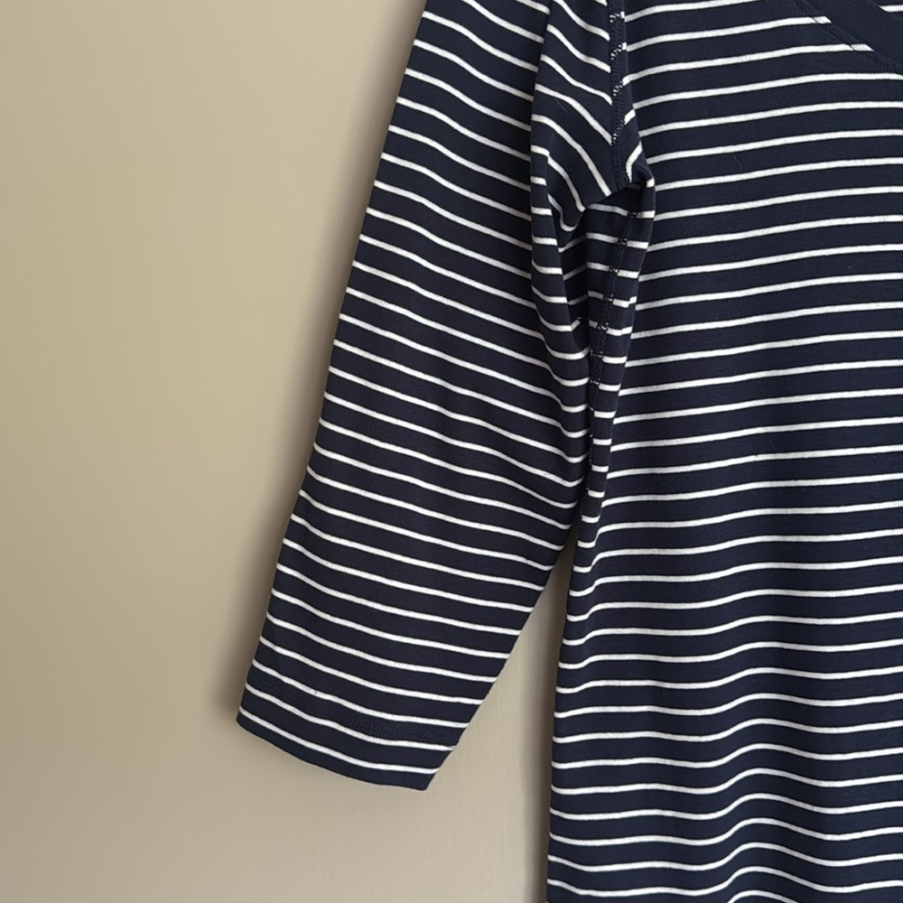 NWT- Three Dots vneck 3/4 sleeve striped shirt Blue & white striped, size XL - Picture 3 of 9